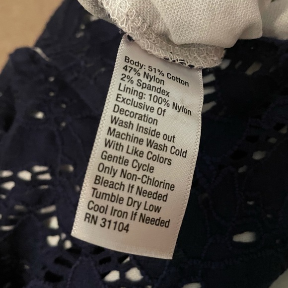 Kaari Blue Women’s Sleeveless Blouse-Navy lace overlay & white-EUC-Size Small - Picture 5 of 10